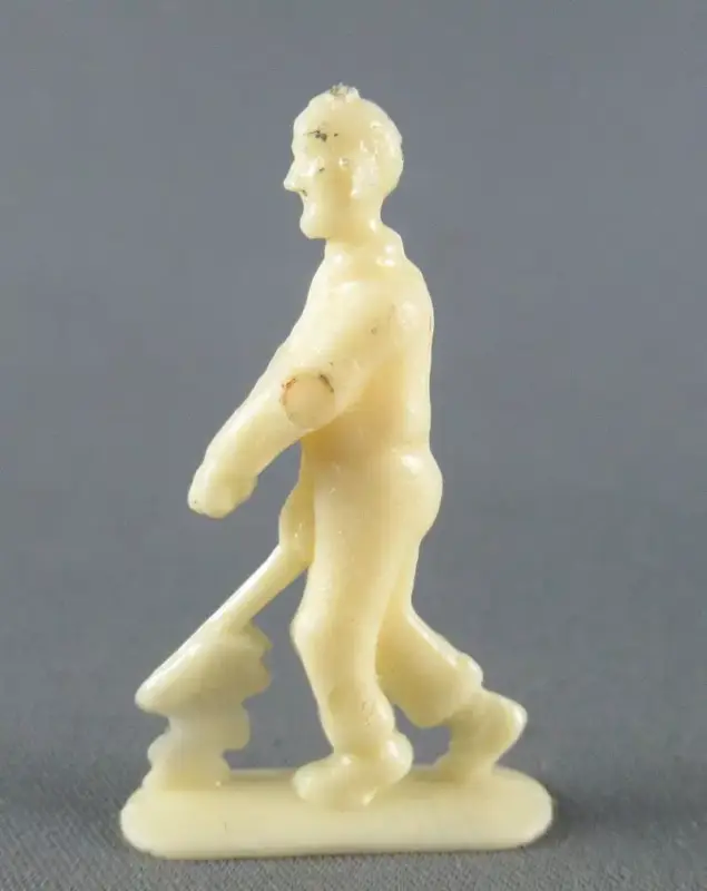 Figurine Publicitaire Le Baby L'Aiglon - Série Sports - Juge d'Athlétisme Promotion Saisonnière